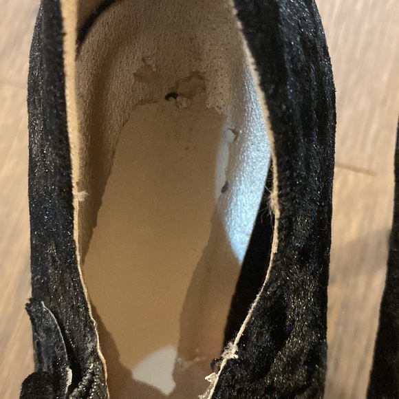 New Black Velvet Platform Heels    Size 7 - Picture 3 of 9